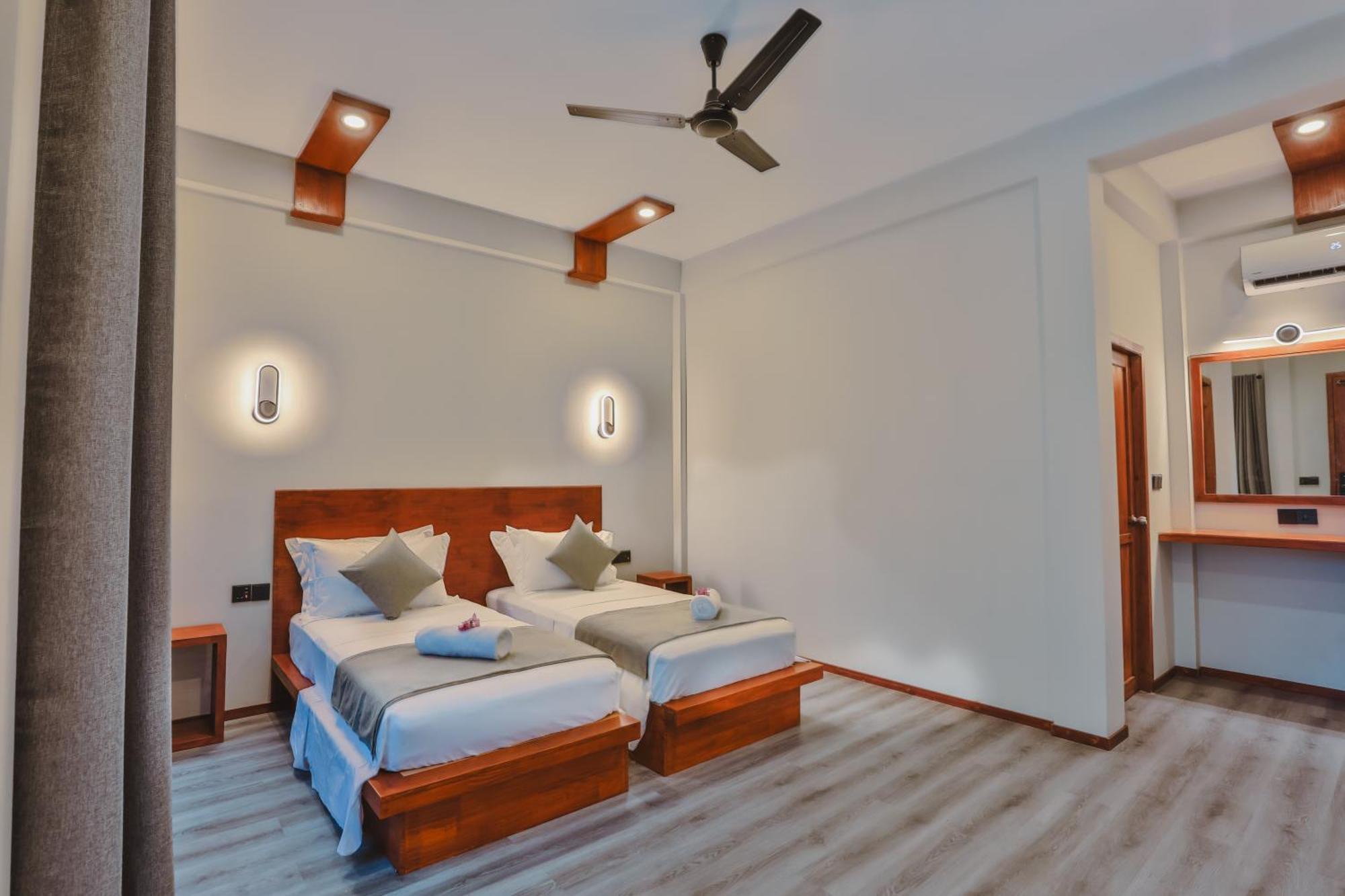 Sunny Breeze View Hotel Hangnaameedhoo Luaran gambar